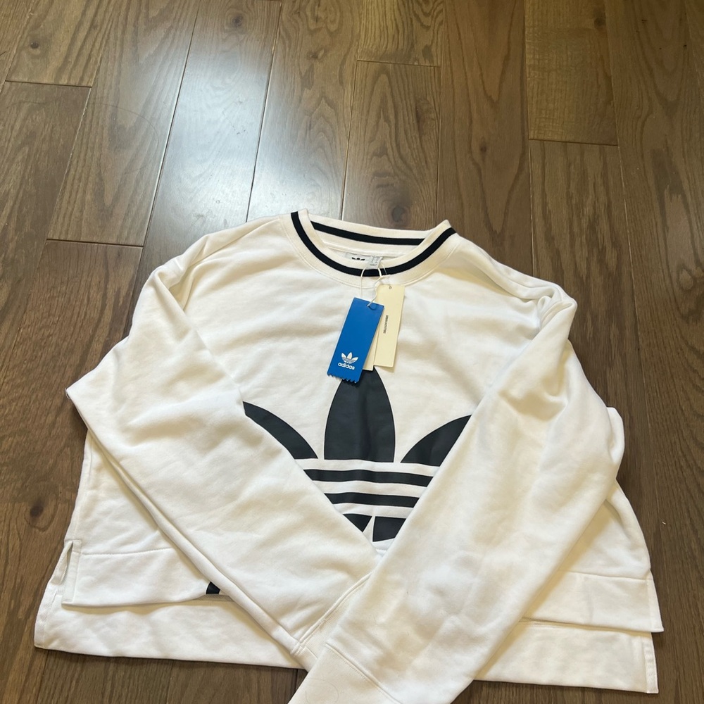 Cropped adidas white sweatshirt